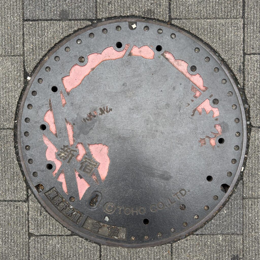 「シン・ゴジラ」デザインのマンホール蓋