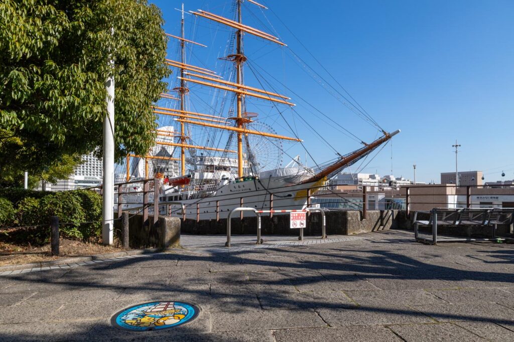 ピカチュウ・ワリンキー・コダックのポケふた設置場所｜横浜市日本丸（撮影：蓋ログ）