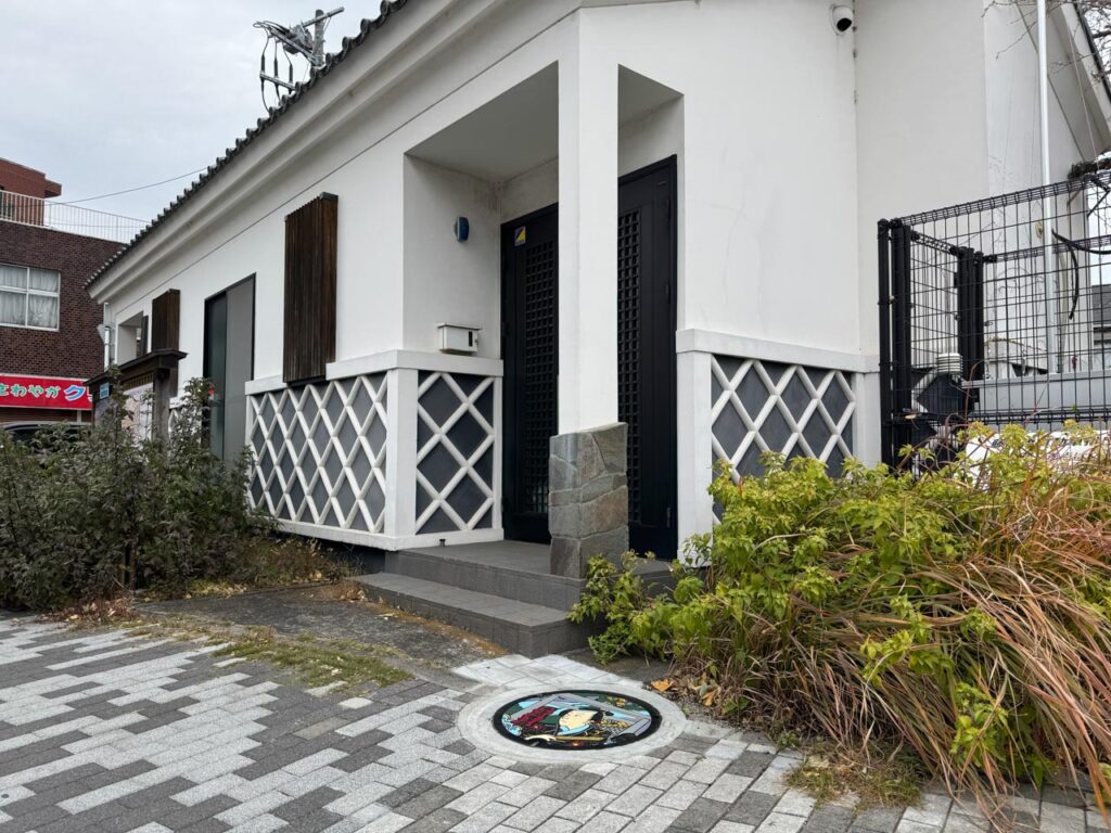 神奈川県平塚市（B001）のマンホール蓋